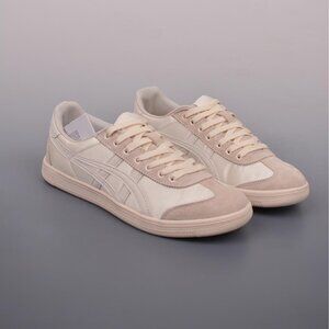 NWT Onitsuka Tiger Tokuten Canvas Casual Sneakers Cream